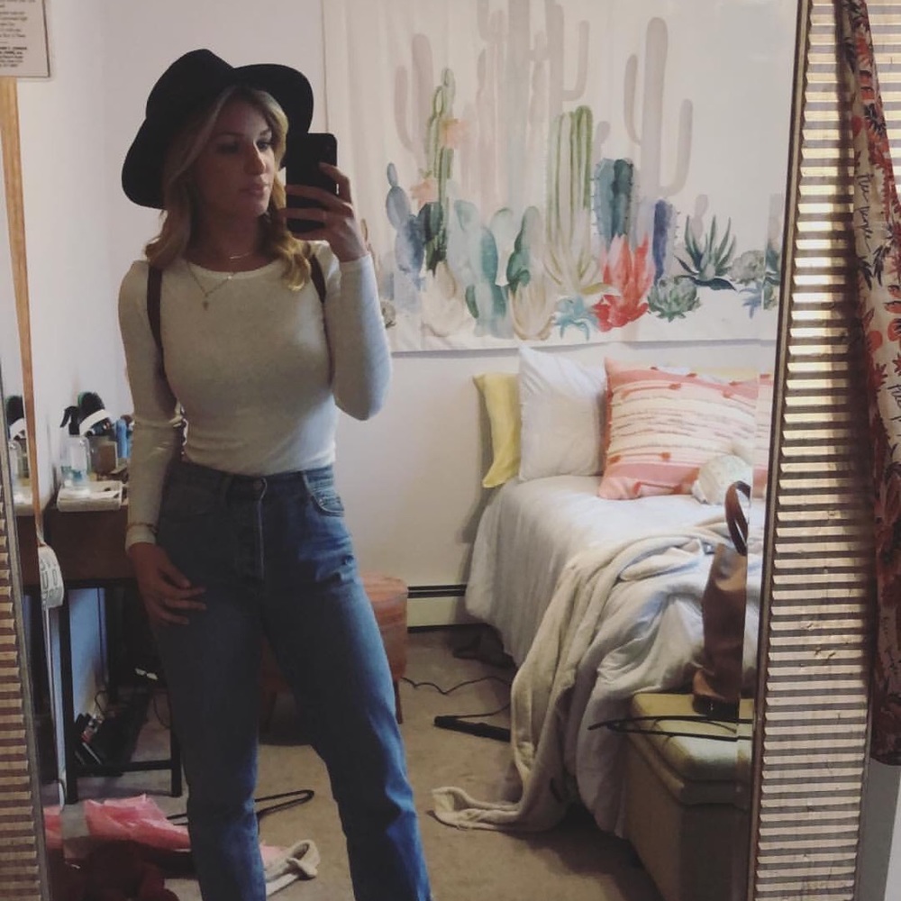 Meet your Posher, Ariel